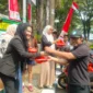 Semangat berbagi terus menyala! Program Jumat Berkah Wartawan (PJBW) kembali menebar kebaikan di pekan ke-89, berkolaborasi dengan Kantor Pertanahan (Kantah) ATR/BPN Kota Tangerang serta turut menghadirkan penyanyi sekaligus tokoh sosial Camelia Panduwinata Lubis, S.E., M.Kom. atau yang lebih dikenal dengan nama panggung Camel Petir.