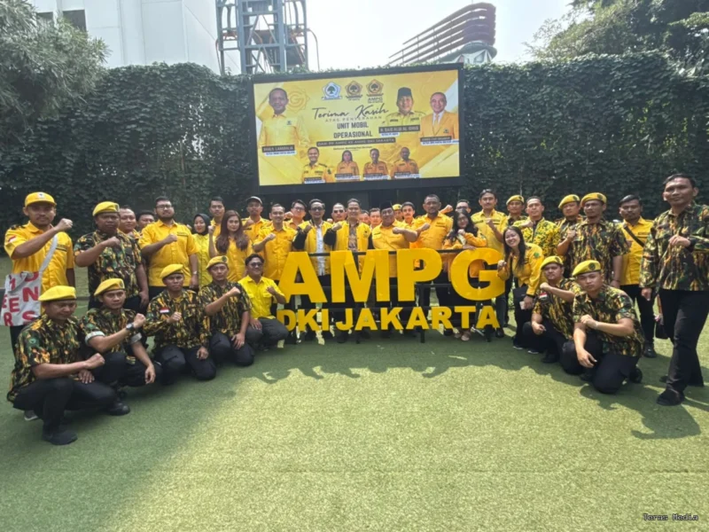 Pengurus Pusat Angkatan Muda Pembaharuan Golkar (PP AMPG) memberikan apresiasi istimewa kepada Pengurus Daerah AMPG DKI Jakarta atas keberhasilan merekrut sebanyak 10.000 kader muda.