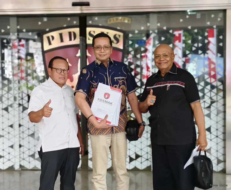 Koalisi Sipil Masyarakat Anti Korupsi (KOSMAK) mendesak Jaksa Agung Muda Tindak Pidana Khusus (Jampidsus) Kejaksaan Agung Kuntadi menerbitkan Surat Perintah Penyidikan (Sprindik) baru