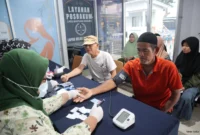 Lembaga Pemasyarakatan (Lapas) Bekasi kembali mewujudkan kepeduliannya terhadap masyarakat sekitar dengan menyelenggarakan pemeriksaan kesehatan gratis sekaligus penyaluran bantuan sosial.