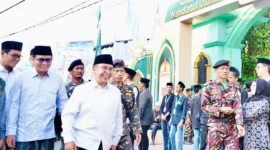 Calon Ketua PBNU KH Abdul Ghaffar Rozin atau Gus Rozin memiliki rekam jejak yang relatif lengkap dan panjang.