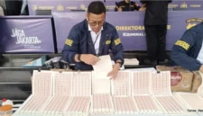 Polda Metro Jaya bersama Direktorat Jenderal Pajak Kementerian Keuangan (Kemenkeu) dalam membongkar jaringan sindikat produksi dan peredaran meterai palsu
