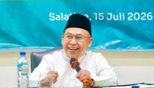 KH Abdul Ghaffar Rozin atau Gus Rozin, Ketua Pengurus Wilayah Nahdlatul Ulama (PWNU) Jawa Tengah sekaligus salah satu kandidat Ketua Umum Pengurus Besar Nahdlatul Ulama (PBNU) pada Muktamar ke-35.