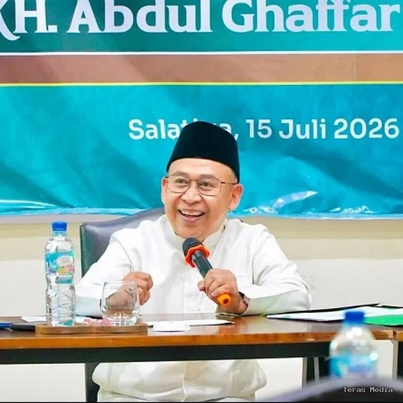 KH Abdul Ghaffar Rozin atau Gus Rozin, Ketua Pengurus Wilayah Nahdlatul Ulama (PWNU) Jawa Tengah sekaligus salah satu kandidat Ketua Umum Pengurus Besar Nahdlatul Ulama (PBNU) pada Muktamar ke-35.