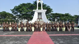 Jajaran besar keluarga besar Kejaksaan Tinggi Jawa Tengah berkumpul di tempat bersejarah ini, bukan sekadar untuk melaksanakan seremonial peringatan, melainkan untuk merenung, berjanji, dan mengambil kembali semangat luhur perjuangan dalam rangka memperingati Hari Lahir Kejaksaan Republik Indonesia yang ke-81.