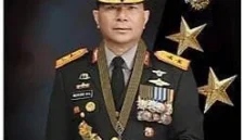 Kapolda Sulawesi Utara, Irjen Pol Roycke Dr. Harry Langie. Ia diangkat dalam jabatan baru sebagai Asisten Utama Kapolri Bidang Operasi (Astamaops Kapolri).