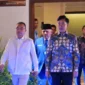 Wakil Presiden Gibran Rakabuming Raka yang berjalan berdampingan dengan Wakil Ketua DPR RI sekaligus Ketua Harian Partai Gerindra, Prof. Sufmi Dasco Ahmad.