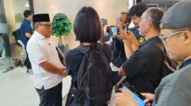 Teguh Santoso, Ketua IPW di loby Gedung Bareskrim Polri, Senin, 7 September 2026, usai menyambangi Irwasum Polri untuk mendesak dilakukannya ADTT atas penanganan LP No 173.