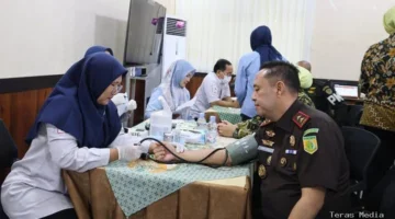 Peringati Hari Lahir Kejaksaan ke-81, Kejati Banten Gelar Ziarah Tabur Bunga di Taman Makam Pahlawan ​