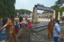 Keterangan poto : Plt Kepala Dinas PUPR Lebak saat meninjau langsung pembangunan Alun - alun tahap 2 Tahun 2026