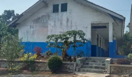Sungguh Miris : Ruang Kelas SMPN 1 Cileles Dibiarkan Jadi Sarang Kelelawar Hingga Timbulkan Bau Menyengat