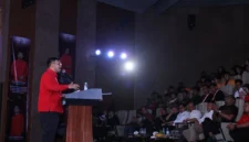 Eksekutif Nasional Liga Mahasiswa Nasional untuk Demokrasi (EN-LMND) meminta pemerintah melakukan evaluasi total terhadap dua tahun masa kepemimpinan Presiden Prabowo Subianto dan Wakil Presiden Gibran Rakabuming Raka.