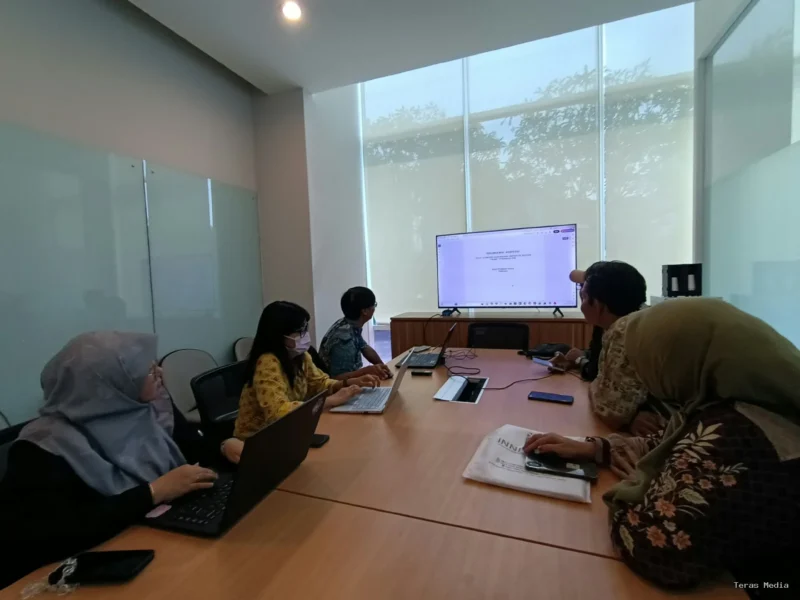 Kejanggalan Pelaksanaan Mini Kompetisi (Mikom) katalog elektronik untuk pengadaan mebeler di Dinas Pendidikan (Disdik) Kota Bekasi terus menuai sorotan tajam.