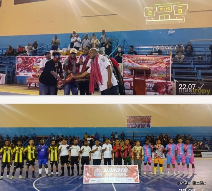 Mewakili Gubernur Papua Barat Daya, Penjabat (Pj.) Sekretaris Daerah (Sekda) Provinsi Papua Barat Daya, Drs. Yakob Kareth, M.Si., secara resmi membuka Turnamen Futsal Woroth Cup 2026 di GOR Pancasila,