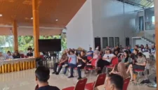 Proyek pembangunan utilitas di lingkungan Cluster Coatesville, Kota Wisata, menuai keberatan dari sejumlah warga.