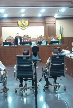 KOSMAK: Surat Dakwaan Febrie Adriansyah Diduga Disetting untuk Meringankan Terdakwa