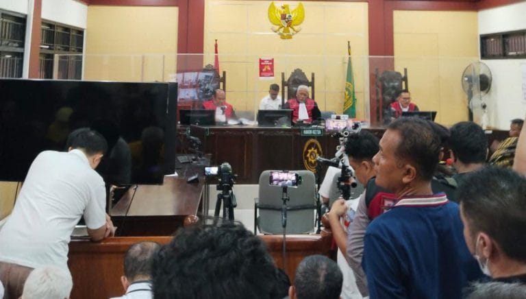 IMG-20250820-WA0049 Sikat Habis, Charlie Chandra Terdakwa Mafia Tanah Divonis 4 Tahun Penjara I Teras Media