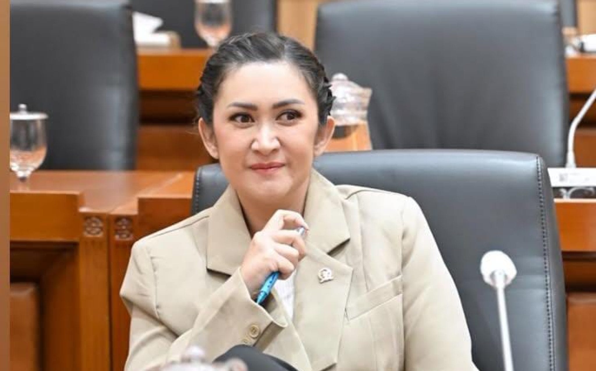 Profil Artis Nafa Urbach yang Dukung Kenaikan Tunjangan Anggota DPR RI I Teras Media