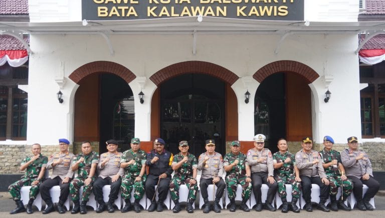 IMG-20250822-WA0185 Istimewa, Danrem 064/MY Sambut Hangat Kapolda Banten yang Baru I Teras Media