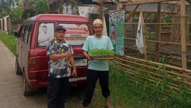 Oplus_0 Anggota Komisi II DPRD Pandeglang H. Mulyadi Subsidikan Bibit Holtikutura untuk Petani I Teras Media
