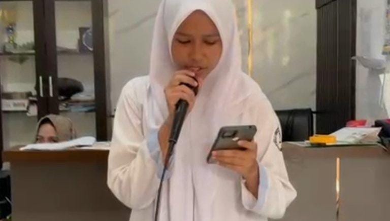 Sungguh Luar Biasa Sekolah Ini : SMK PGRI Rangkasbitung Terapkan English Day di Lingkungan Sekolah 1 Sungguh Luar Biasa Sekolah Ini : SMK PGRI Rangkasbitung Terapkan English Day di Lingkungan Sekolah I Teras Media